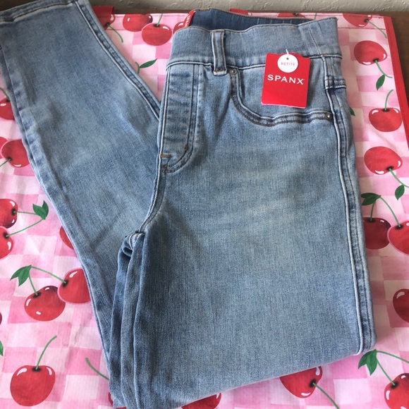 NWT SPANX Petite Light Vintage Wash Skinny Jeans - Picture 1 of 10